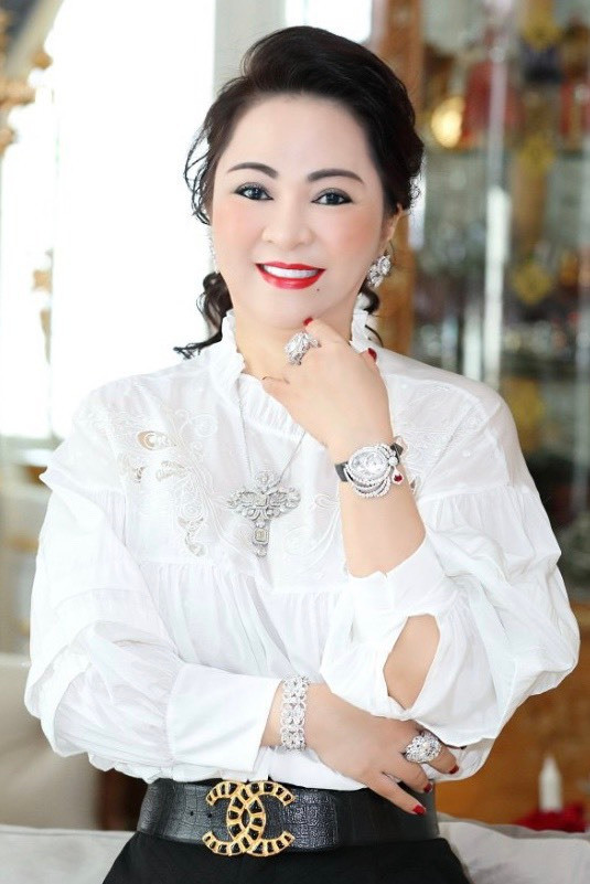 Bà Nguyễn Phương Hằng