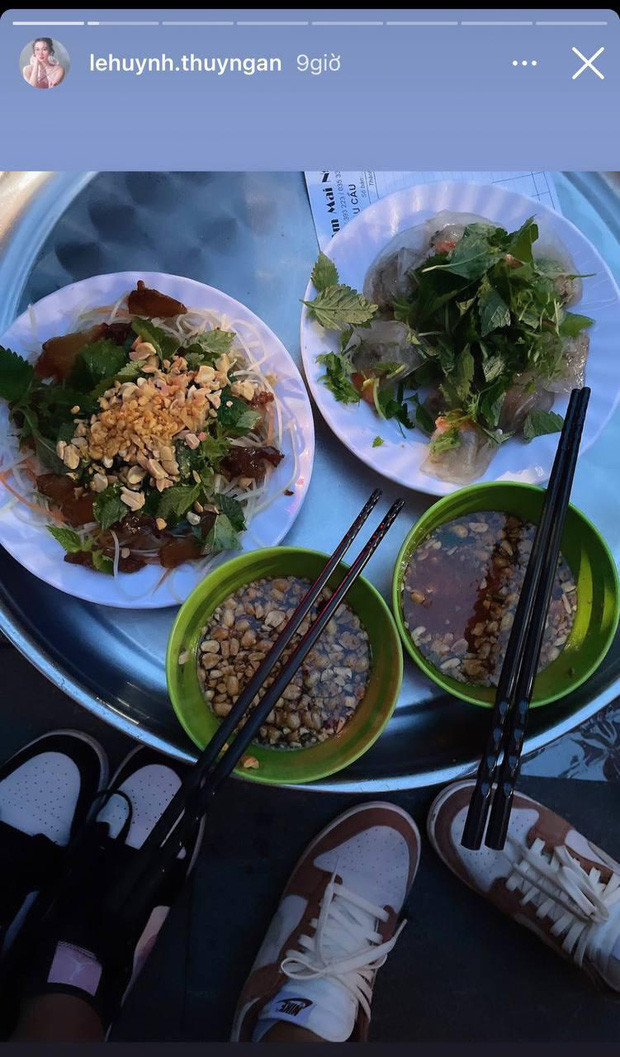 Nghi v.ấn mang giày đôi