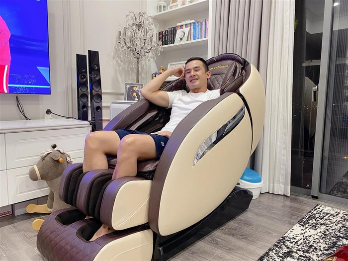 Nội thất xịn sò, có món đồ trị giá hàng trăm triệu đồng. 