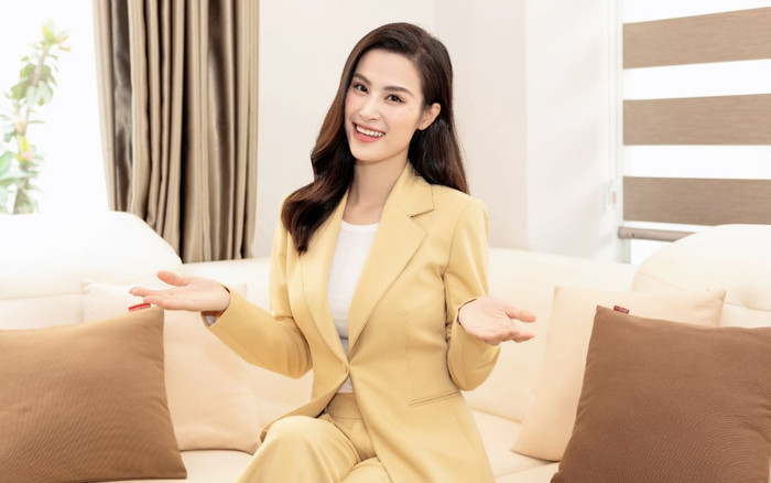 Bà Phương Hằng bất ngờ gọi tên ca sĩ Đông Nhi vào ồn ào từ thiện Ảnh 2