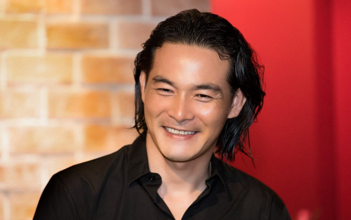 Sau lùm xùm tình ái với Phượng Chanel, Quách Ngọc Ngoan lộ diện với ngoại hình khác lạ Ảnh 2