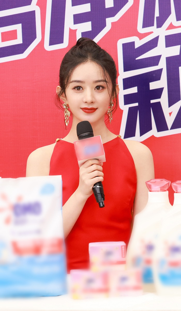 Triệu Lệ Dĩnh khoe body siêu quyến rũ, ai ngờ quay qua nhan sắc thật muốn té xỉu trên sóng livestream Ảnh 13