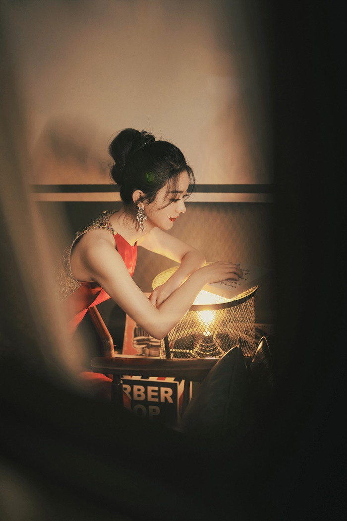 Triệu Lệ Dĩnh khoe body siêu quyến rũ, ai ngờ quay qua nhan sắc thật muốn té xỉu trên sóng livestream Ảnh 6