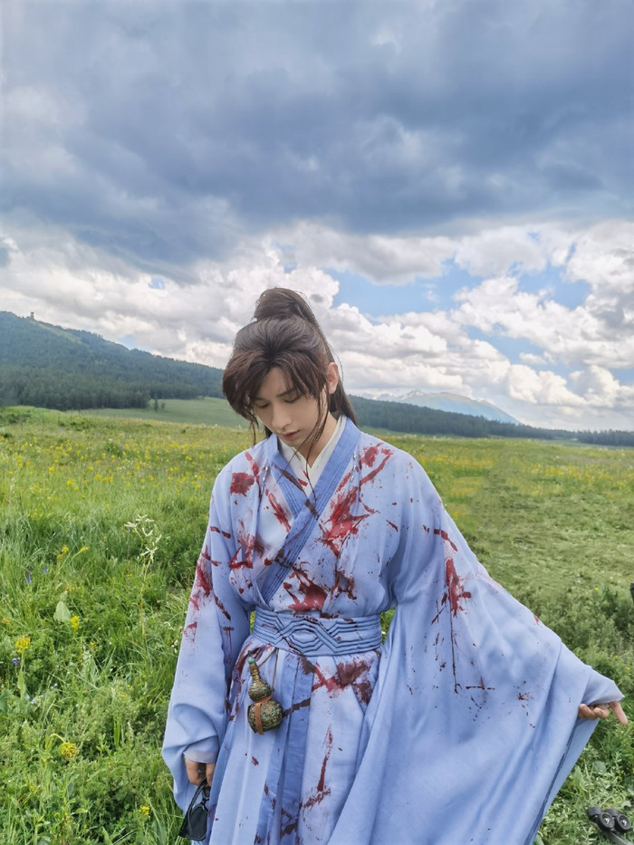 'Trầm vụn hương phai' tung bộ poster đóng máy, tiết lộ clip hậu trường 'đẫm siro' của Thành Nghị Ảnh 21