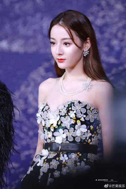 Top 8 mỹ nhân Cbiz đọ vai trần quyến rũ: Vị trí số 1 thuộc về Dương Mịch hay Triệu Lệ Dĩnh? Ảnh 13