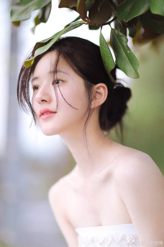 Top 8 mỹ nhân Cbiz đọ vai trần quyến rũ: Vị trí số 1 thuộc về Dương Mịch hay Triệu Lệ Dĩnh? Ảnh 11