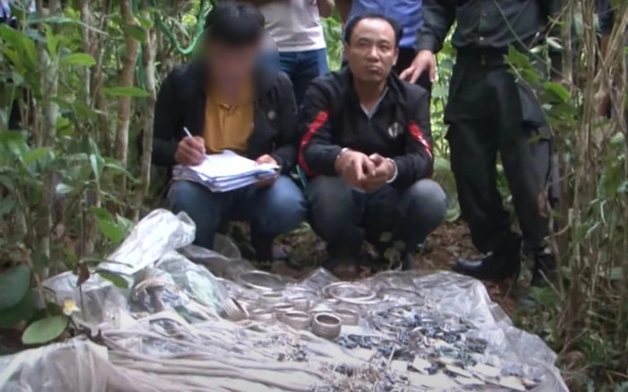 Bắt giữ đối tượng giả làm thầy cúng, 'giải hạn' bằng nước lá ngón, giết người cướp của Ảnh 2