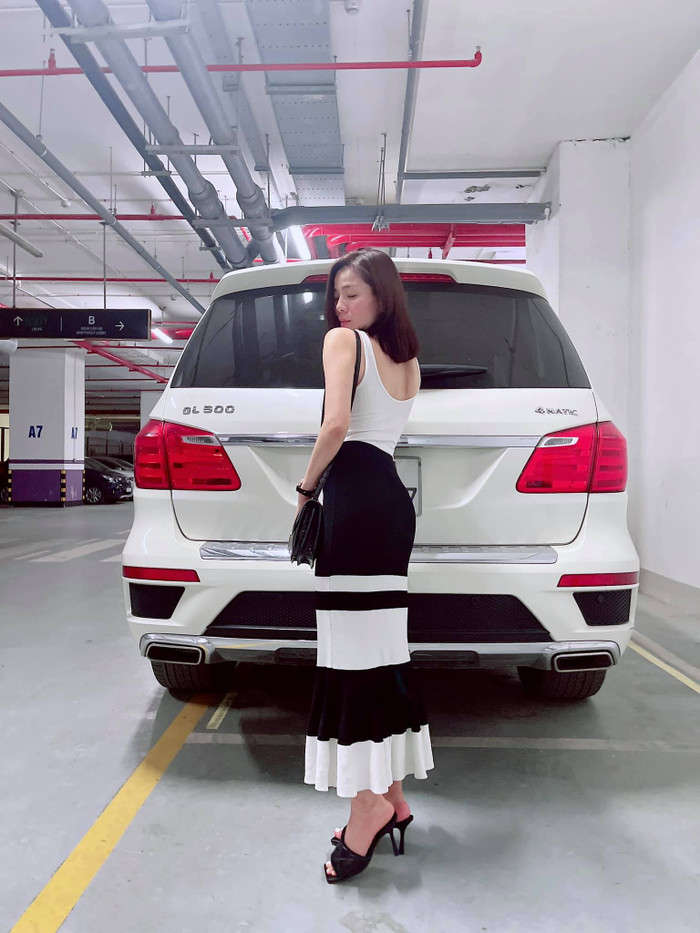 Vóc dáng nuột nà của nữ ca sĩ U40