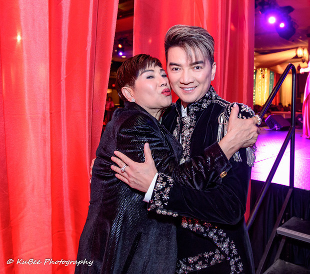 'Vợ trên giấy tờ' cũng thường xuất hiện tại các sự kiện, sân khấu ca nhạc để ủng hộ Mr. Đàm