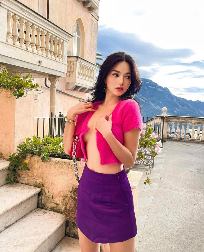 The Face Thái Lan mùa 2 Gwang Wanpiya khoe sắc cực cháy ở trời Pháp khi diện chiếc áo' hư hỏng' là điểm nhấn chính