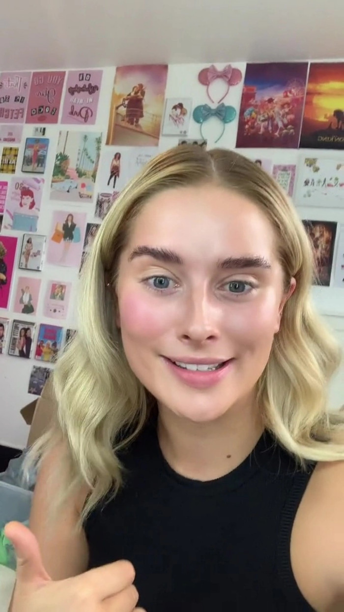 Lauren Saddington - một TikToker khá nổi tiếng khuyên mọi người nên đi kiểm tra, xét nghiệm chlamydia sau khi trực tiếp là người mắc phải.