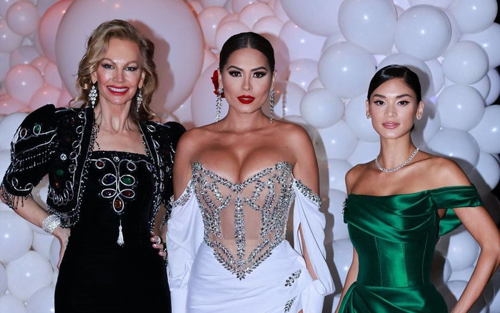 Hoa hậu của Hoa hậu hội tụ: Đương kim Miss Universe o ép thân hình như tức thở Ảnh 2