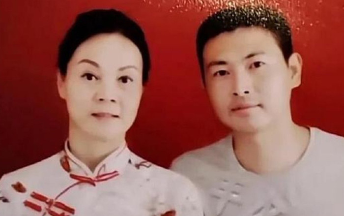 Chàng trai 30 tuổi kết hôn với người phụ nữ 56 tuổi, diện mạo sau khi cưới vợ gây bất ngờ Ảnh 2