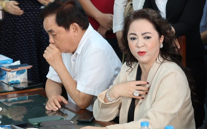 Bà Phương Hằng đã lên làm việc với CA TP.HCM Ảnh 2