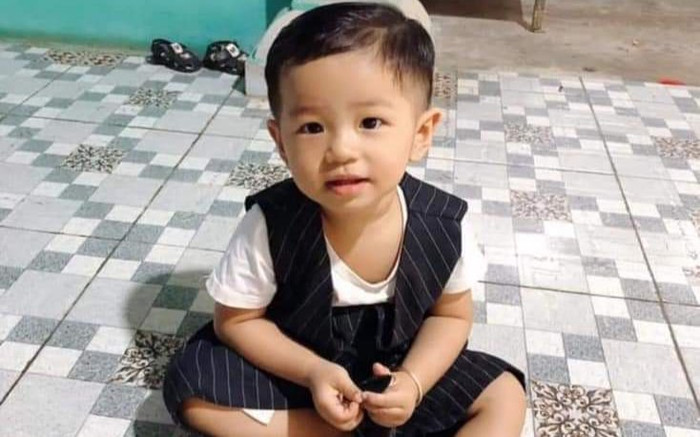 Bé trai 2 tuổi mất tích bí ẩn khi đang chơi trước sân nhà Ảnh 2