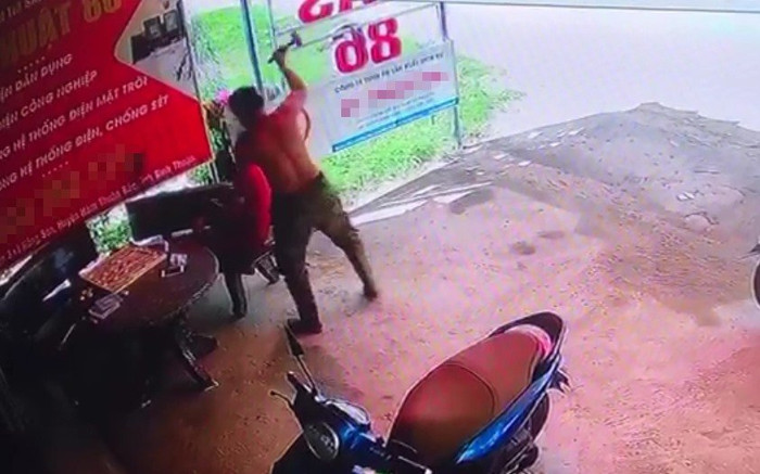 Người đàn ông bất ngờ rút búa đánh chết người rồi đến công an đầu thú Ảnh 2