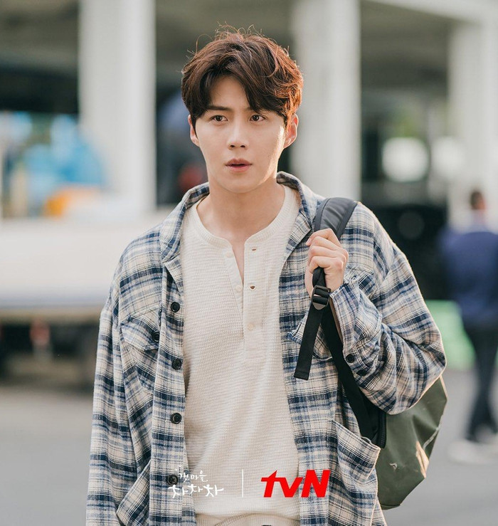 'Baeksang 2021' dính 'lời nguyền': Hết Seo Ye Ji đến Kim Seon Ho sắp 'toang' sự nghiệp vì scandal tình ái Ảnh 12