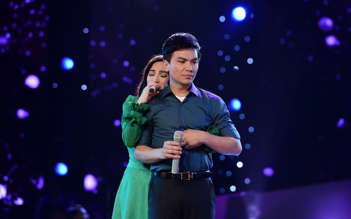 Cảm động clip Phi Nhung hát trong đám cưới Mạnh Quỳnh với lời chia sẻ: 'Em không phải là cô dâu' Ảnh 2