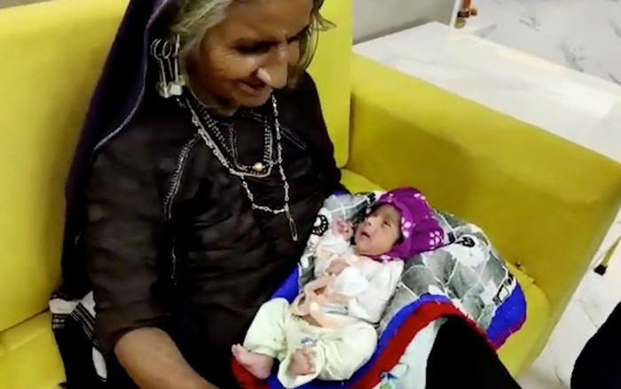 'Bà mẹ già nhất thế giới' sinh con đầu lòng ở tuổi 70 Ảnh 2