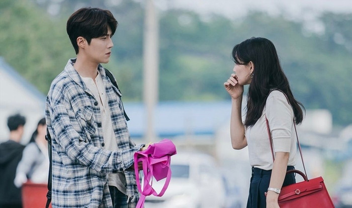 4 lí do khiến Kim Seon Ho được triệu fan 'say như điếu đổ' trước khi bị bóc phốt bê bối đời tư Ảnh 3