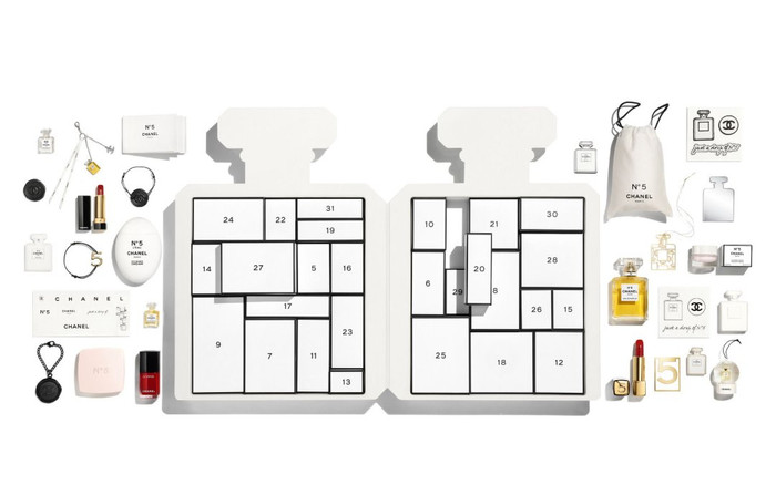 Bị chê giá trên trời nhưng cuốn lịch 18 triệu của Chanel vẫn cháy hàng trong 1 phút Ảnh 2