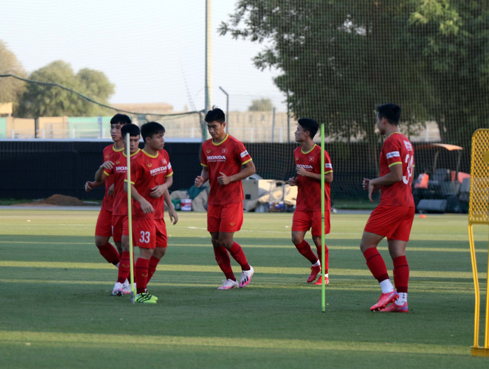 U23 Việt Nam tập luyện buổi cuối ở UAE trước khi lên đường sang Kyrgyzstan.