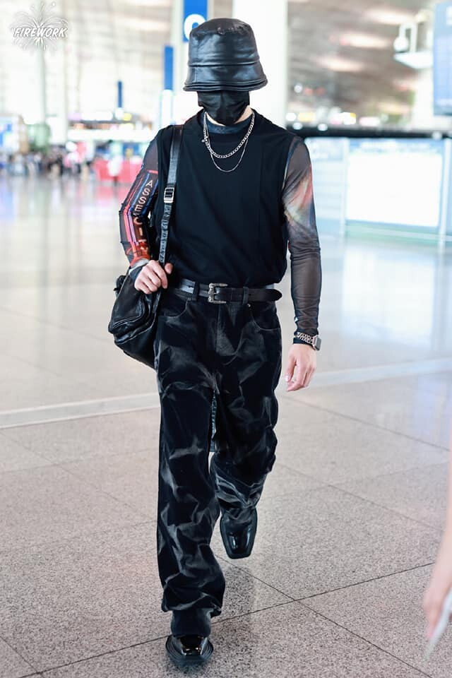 10 sao nam phối đồ đẹp nhất Cbiz: Tiêu Chiến - Nhất Bác 'đỉnh cool guy' nhưng phải học hỏi tiểu thịt tươi Ảnh 27