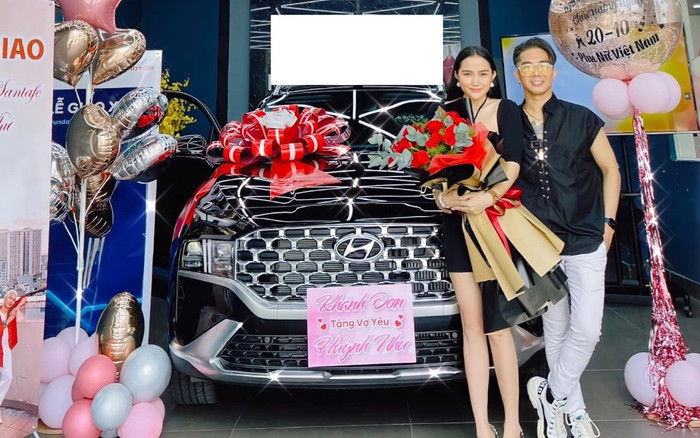 Một nam ca sĩ 'chơi lớn', tặng 'xế hộp' tiền tỉ cho vợ dịp 20/10 Ảnh 2