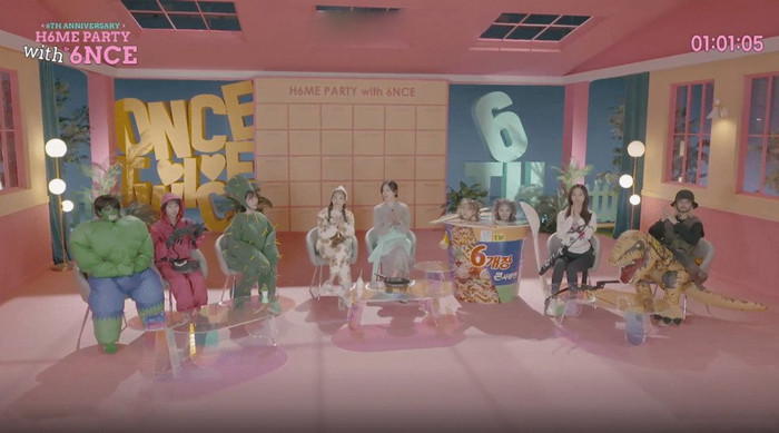 Dẹp luôn hình tượng ngọt ngào, màn hóa trang đầy sáng tạo của TWICE khiến fan 'xỉu lên xỉu xuống' Ảnh 8