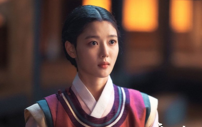 'Lovers of The Red Sky' tập 14: Kim Yoo Jung đau lòng chứng kiến sự ra đi của cha, nhà vua tỉnh lại Ảnh 2