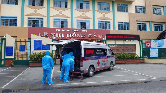 Trường tiểu học Lê Thị Hồng Gấm được trưng dụng làm khu cách ly, dự kiến bàn giao lại vào cuối tháng 10. Ảnh: ĐỘC LẬP