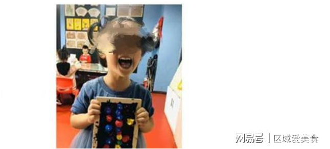 Người phụ nữ ôm con nhảy lầu tự sát, chồng gửi ảnh hiện trường cho gia đình vợ nhắn một câu 'xanh rờn' Ảnh 3