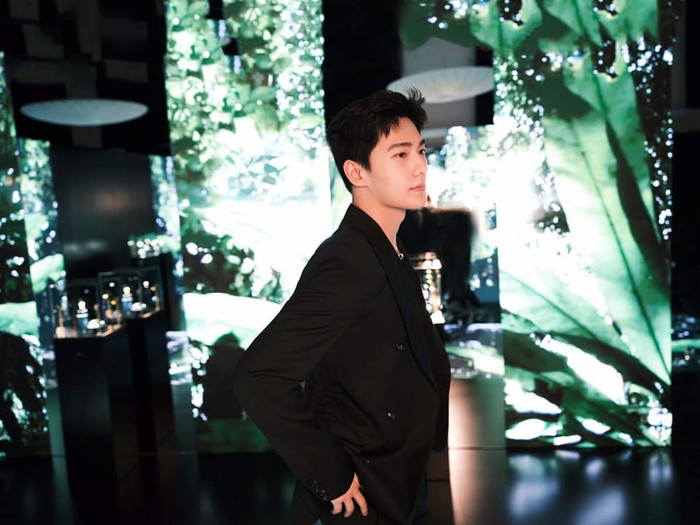 Địch Lệ Nhiệt Ba làm điều đặc biệt này với Lý Dịch Phong nhưng lại 'ngó lơ' Dương Dương tại sự kiện Ảnh 6