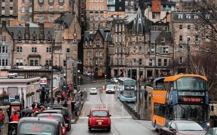 Thành phố 'Harry Potter' đẹp ma mị với vẻ cổ kính hệt như thời trung cổ Ảnh 2