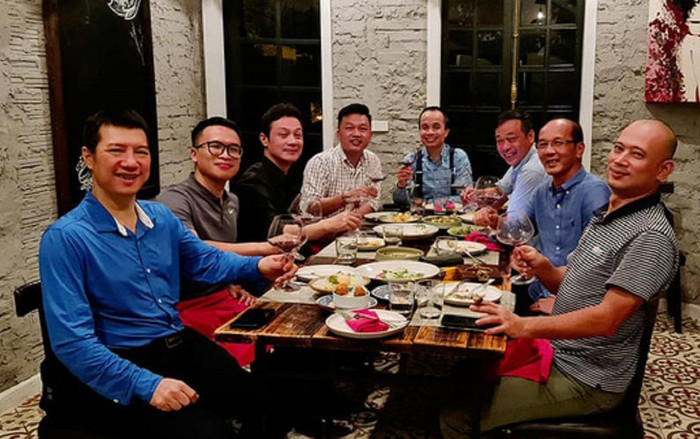 Bức ảnh hội tụ 4 'huyền thoại' của VTV khiến khán giả bồi hồi: Cả một bầu trời ký ức Ảnh 2