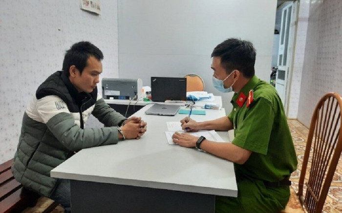 Cho rằng bị 'cản đường', thợ điện đâm 2 nam công nhân bị thương rồi tiếp tục vào viện truy sát Ảnh 2