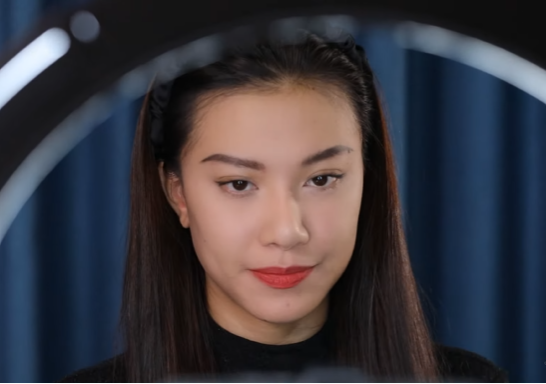 Á hậu Kim Duyên: 'Tôi tận dụng khoảng thời gian mùa dịch để tự học make-up và làm tóc' Ảnh 7