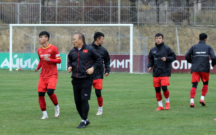 U23 Việt Nam miệt mài 'luyện công' dưới thời tiết 6 độ C ở Bishkek Ảnh 2