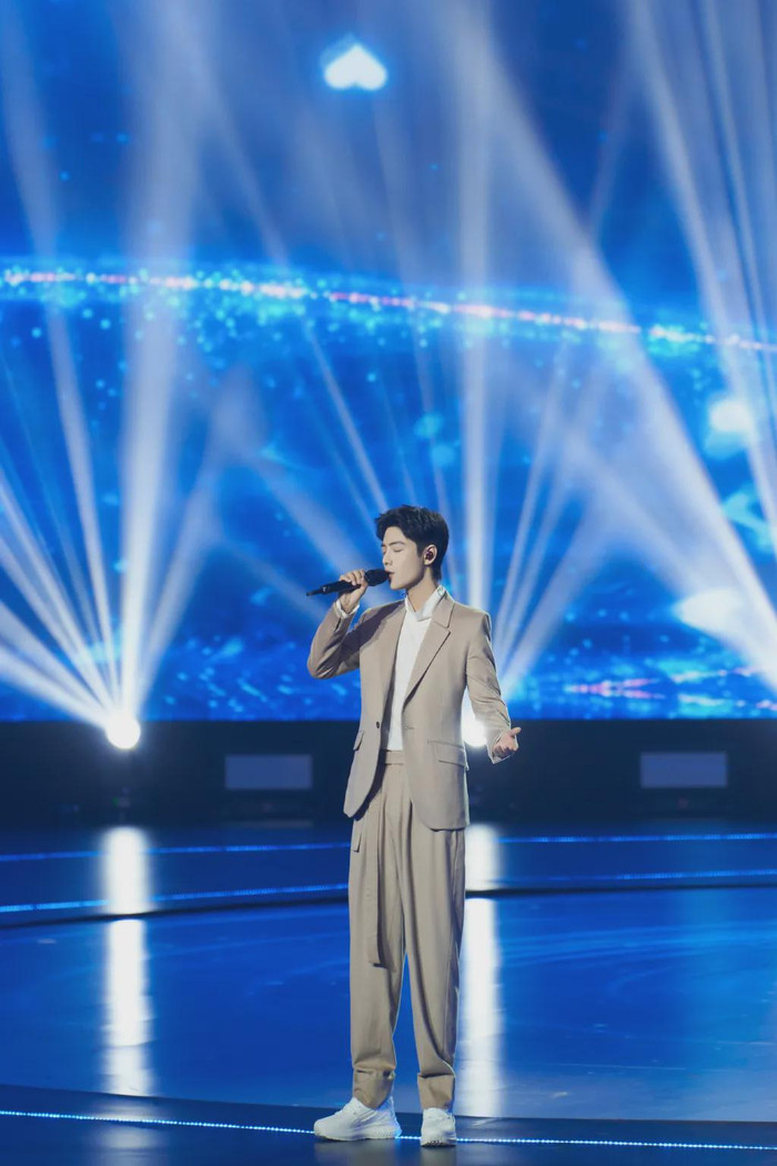 Đĩa đơn 'Điểm Sáng' của Tiêu Chiến tiếp tục đạt thêm thành tích mới Ảnh 6