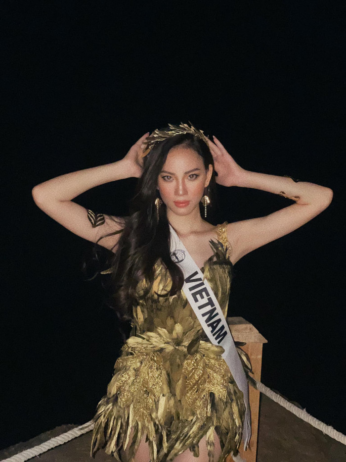 Ái Nhi hóa nữ thần Hi Lạp khi tham gia đêm tiệc Halloween tại Miss Intercontinental Ảnh 7