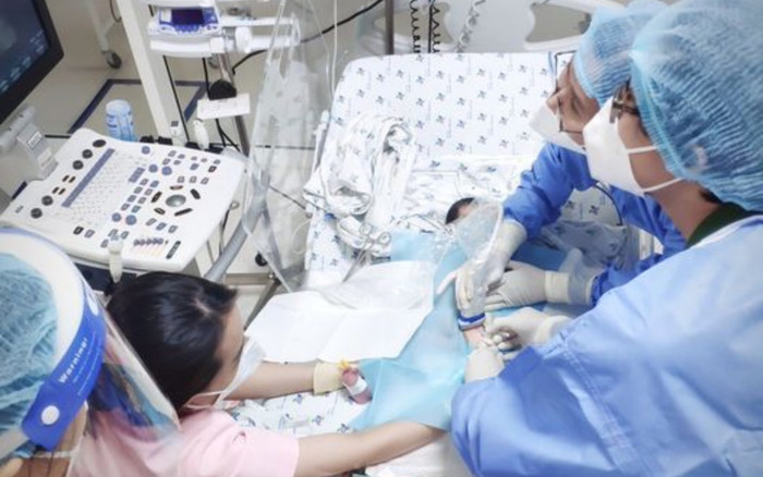 Cảnh giác sốt siêu vi ở trẻ em, những biến chứng cực kỳ nguy hiểm Ảnh 2