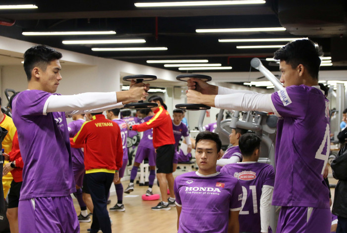 U23 Việt Nam tập gym vào buổi sáng.