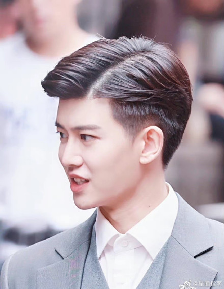 Hé lộ ảnh hậu trường mới nhất phim 'Thỉnh quân': Nhậm Gia Luân soái khí ngút trời, Lý Thấm không kém cạnh Ảnh 15