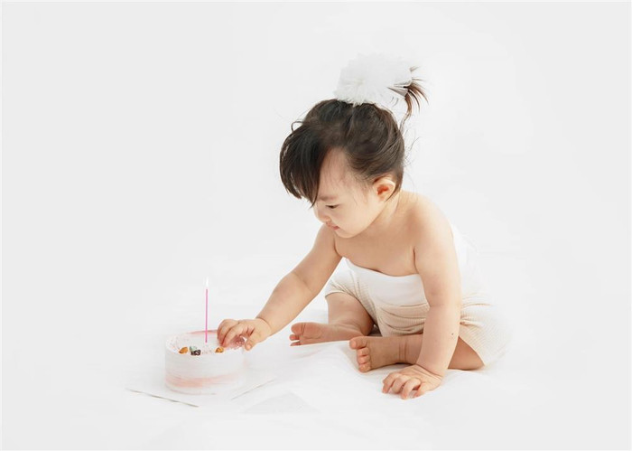 Thiên thần nhí thừa hưởng những nét đẹp của bố, mẹ. 