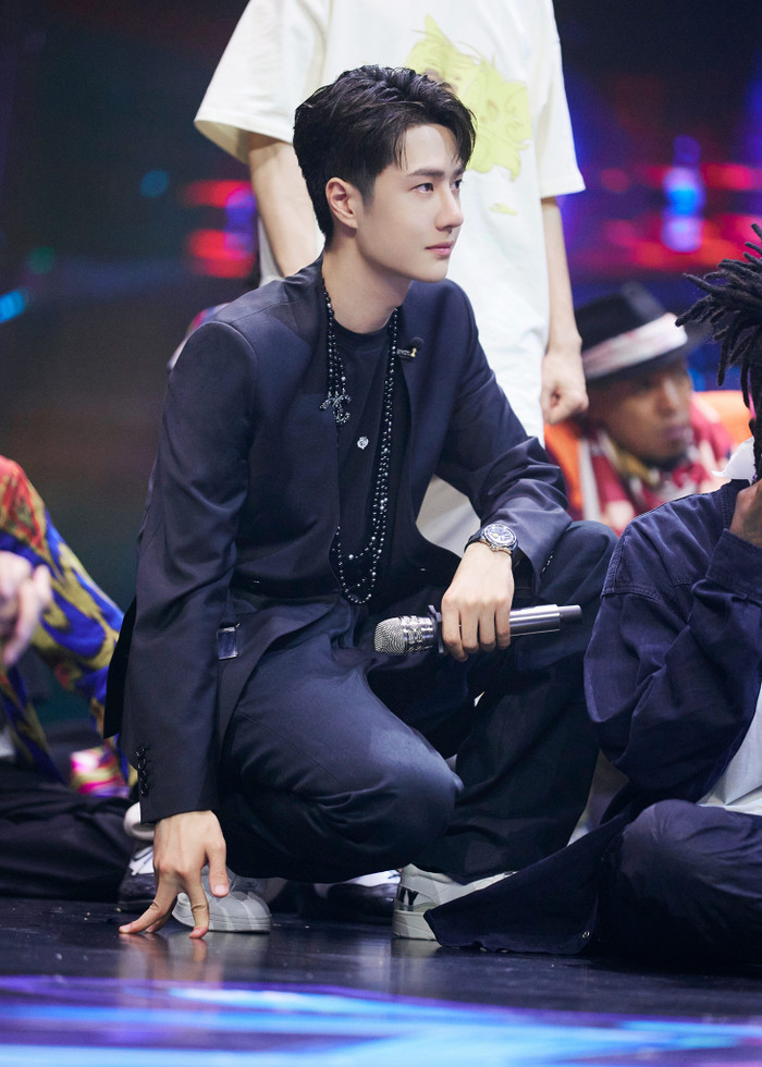 Vương Nhất Bác yêu cầu Bouboo phải thắng tất, nhưng đối xử với biên đạo múa Nhật Bản lại khác Ảnh 3