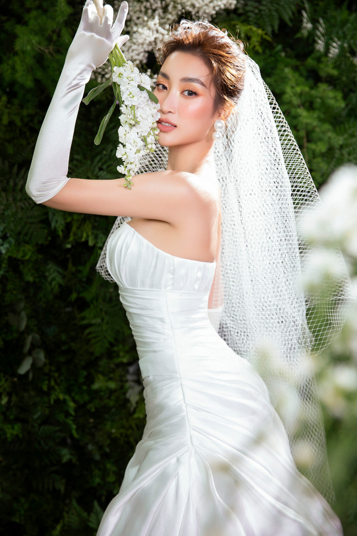 Hoa hậu Đỗ Mỹ Linh hoá cô dâu lộng lẫy khiến bao con tim phải thổn thức! Ảnh 16