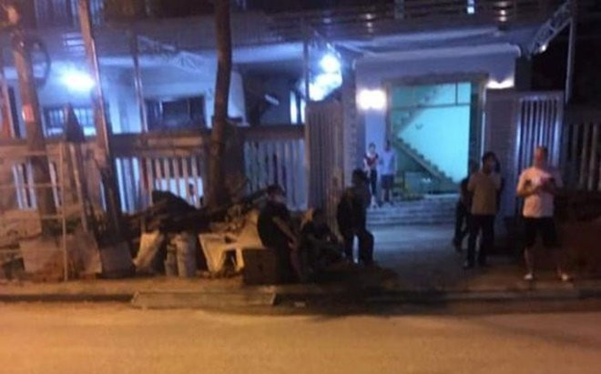 Bị vây đánh bất ngờ vì lùi xe làm vỡ viên gạch, nhóm thợ về lấy hung khí tấn công chủ nhà Ảnh 2