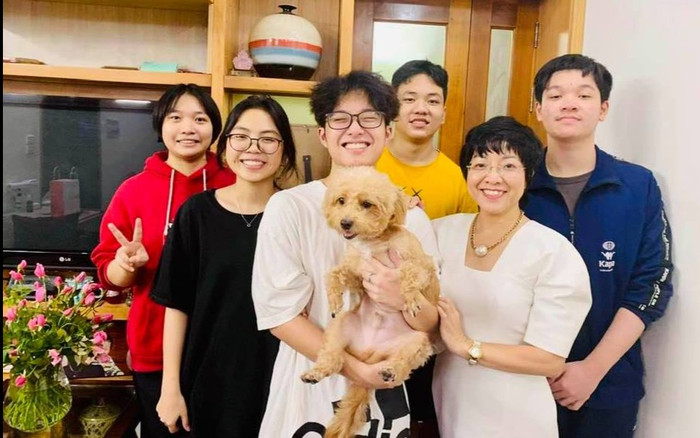 MC Thảo Vân khoe ảnh sinh nhật con trai 17 tuổi, vô tình để lộ luôn gương mặt của 'con dâu' Ảnh 2