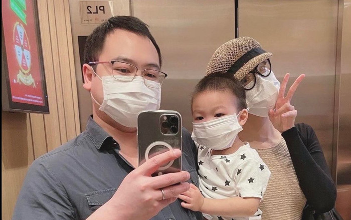 Ông xã Lan Khuê hiếm hoi đăng ảnh trực diện khuôn mặt bé Connor, bật mí luôn thói quen của con trai cưng Ảnh 2