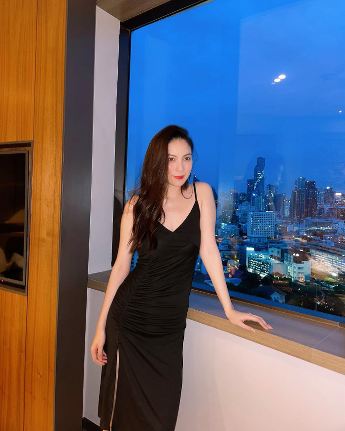 Nữ diễn viên Mook Worranit cũng sở hữu chiều cao chẳng thua kém một người mẫu. Chiều cao của cô nàng 9x được công bố là 1m71. 